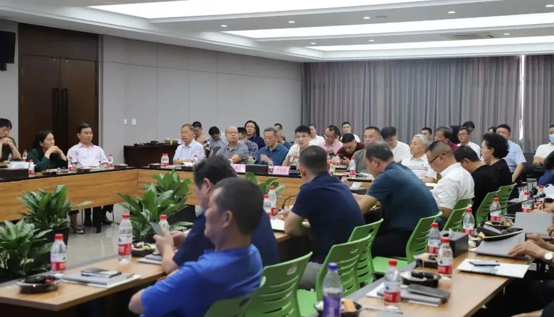 卓越企业家学习俱乐部走进8868体育手机版登录入口科技参观学习！